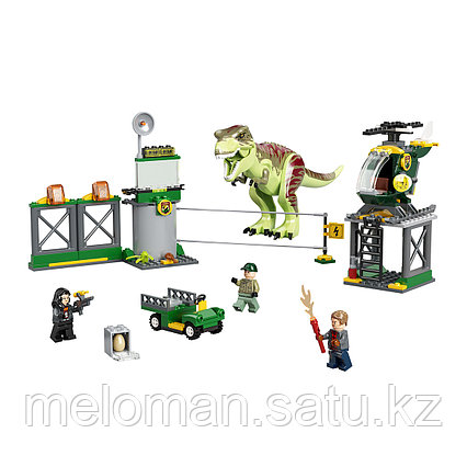 LEGO: Побег тираннозавра Jurassic World 76944