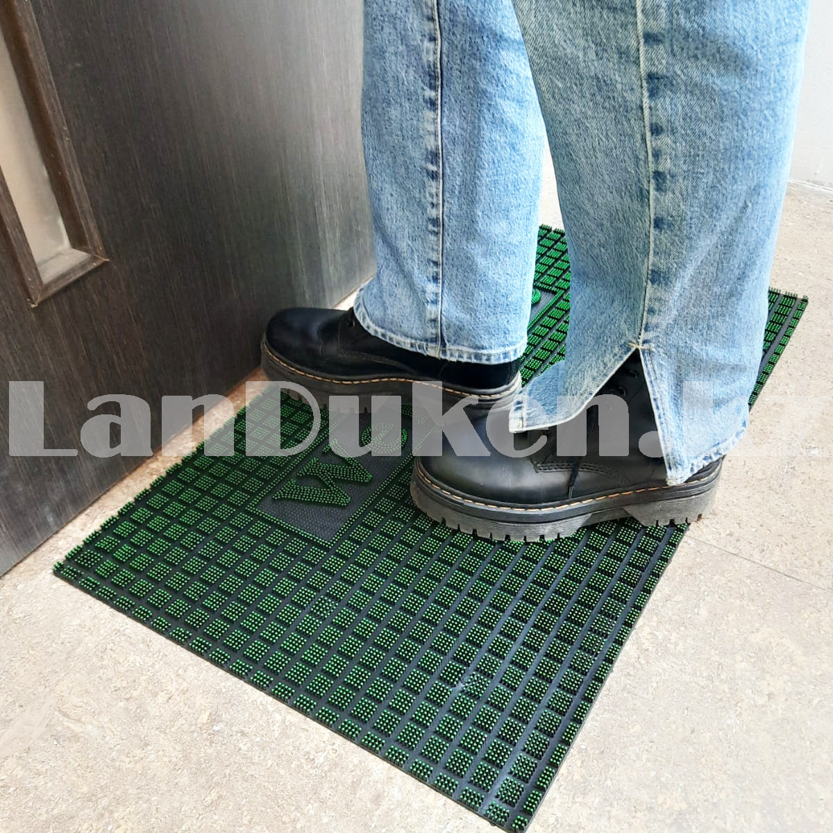 Грязезащитный придверный коврик Welcome резиновый с щетинками 80х50 см ...