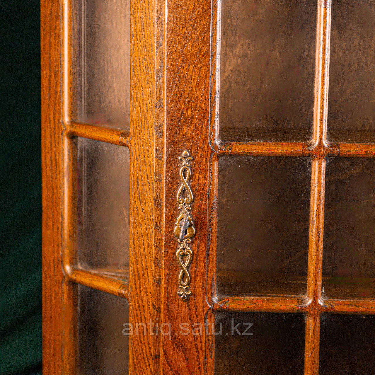 Навесная витрина в классическом голландском стиле - фото 3 - id-p105606038