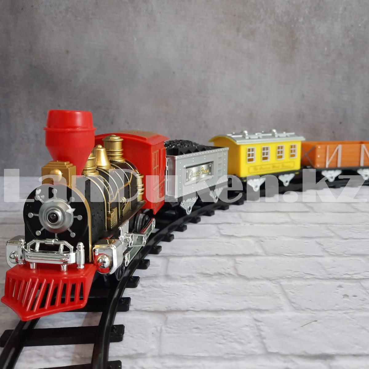 Железная дорога на батарейках c подсветкой и звуком поезда Classical Train 3016 50*30*7 см - фото 3 - id-p105639288