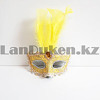 Венецианская маска Коломбина кружевная с перьями желтая