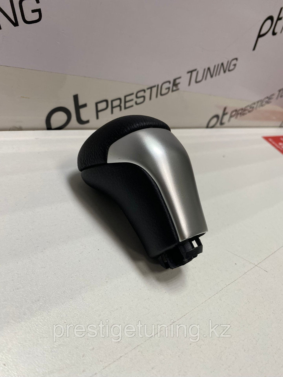 Ручка АКПП серая вставка с гладкой кожей на Land Cruiser Prado 150 2018-22, фото 1