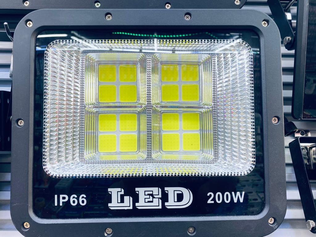 Светодиодный LED прожектор 200W