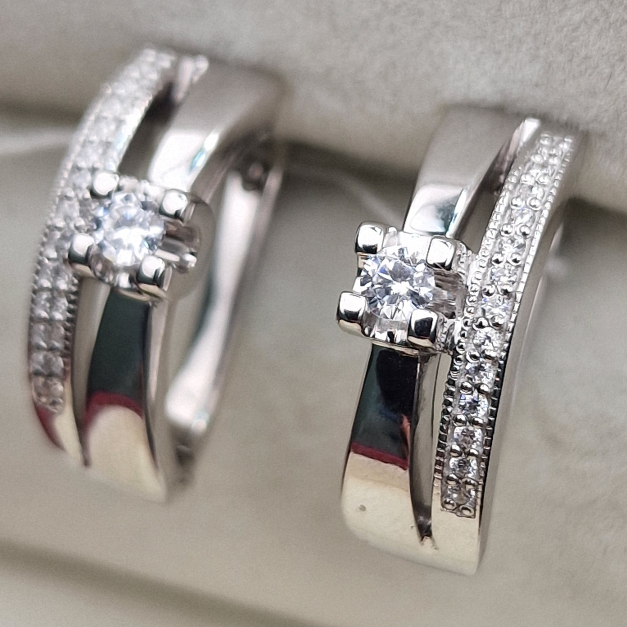 Золотые серьги с фианитами, 5.79 гр, 585 проба