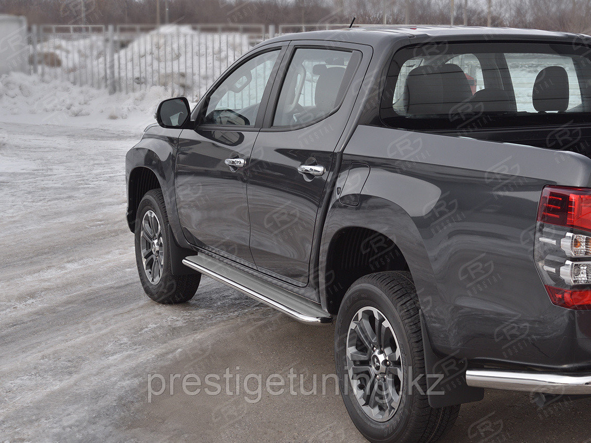 Пороги труба d42 с листом (лист нерж, проф. нерж) (вариант 3) Mitsubishi L200 2018-по н.в