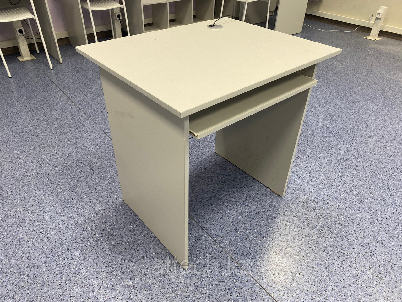 Компьютерный стол (c выдвижной полкой под клавиатуру/без подставки ...