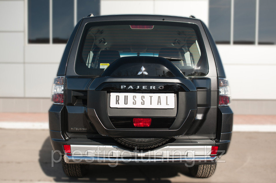 Защита заднего бампера d76 (дуга) Mitsubishi Pajero 2012-22