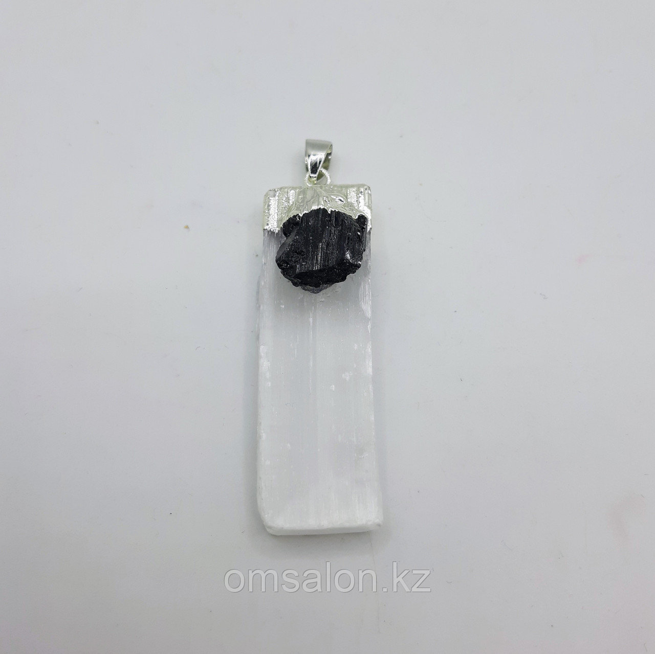 Кулон из селенита с черным турмалином, 50х15мм - фото 1 - id-p106034080