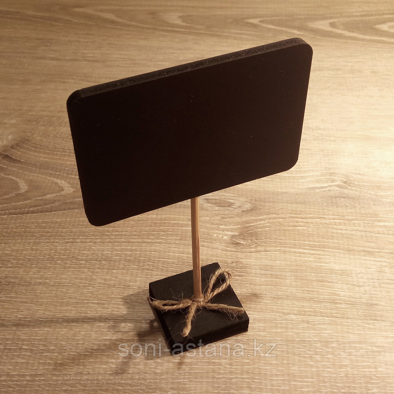 Ценник матовый 85х55 мм для меловых маркеров / Күңгірт баға көрсеткі 85х55 мм бантигі бар тіреуіште, фото 1