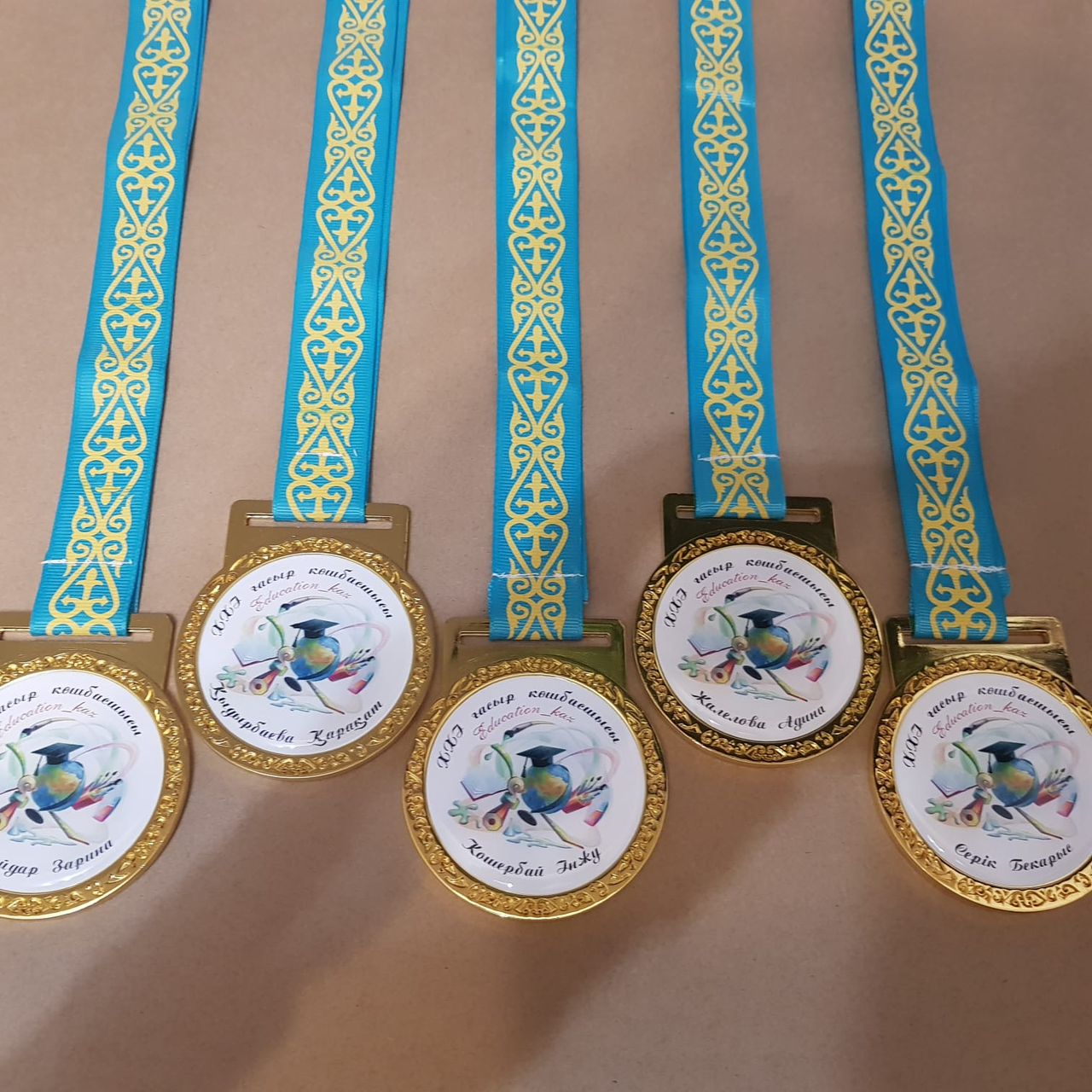 Изготовление значков и медалей на заказ по индивидуальному заказу, фото 1