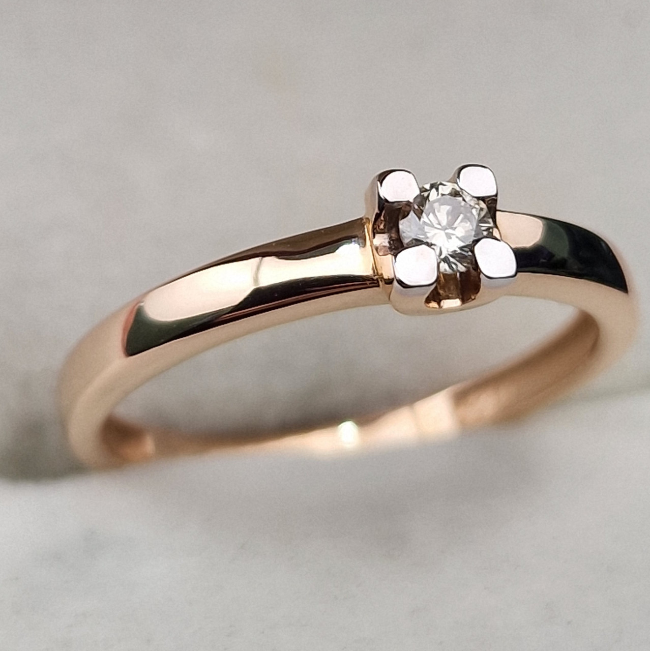 Золотое  кольцо с бриллиантами 0.095Ct VS2/K, VG-Cut