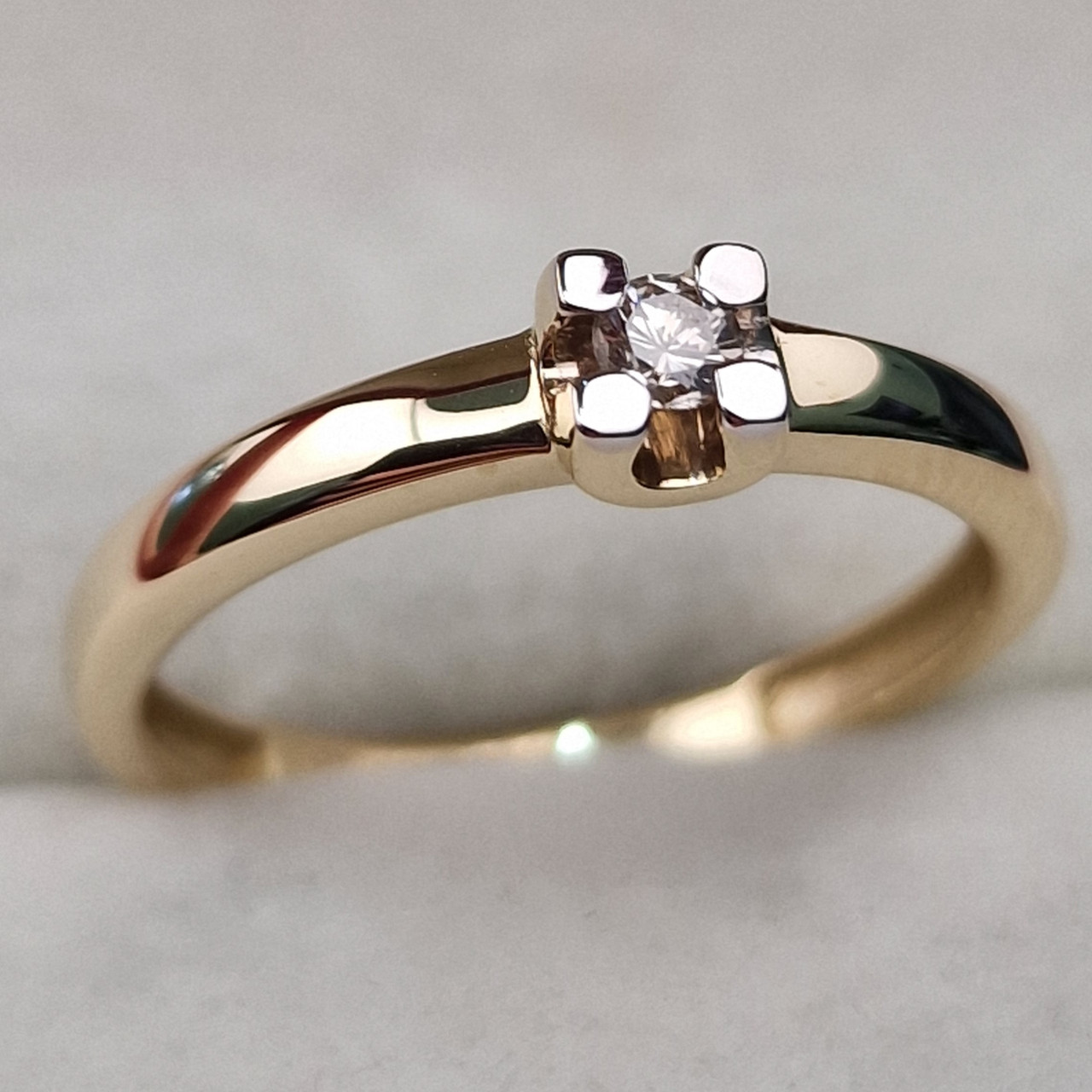 Золотое кольцо с бриллиантами 0.082Ct VS2/K, VG-Cut