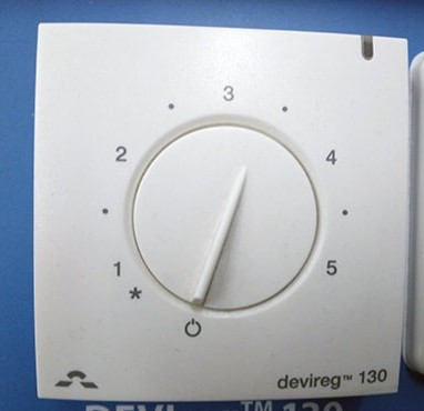Механический накладной терморегулятор DEVIreg 130 для теплого электрического пола (с датчиком пола) - фото 3 - id-p106112767