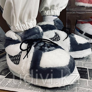 Аяқ кроссовкалары фетиш жігіт