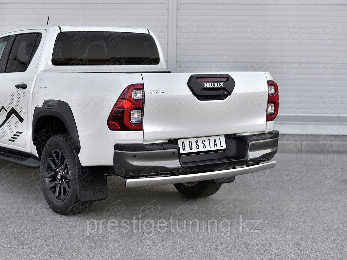 Защита заднего бампера d75х42 дуга Toyota Hilux 2020-н.в - фото 3 - id-p106177167