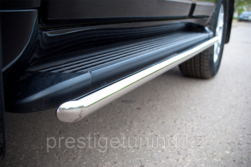 Пороги труба d42 Toyota Land Cruiser 200 2012-15