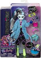 Кукла Monster High и аксессуары для ночевки, Фрэнки Стейн