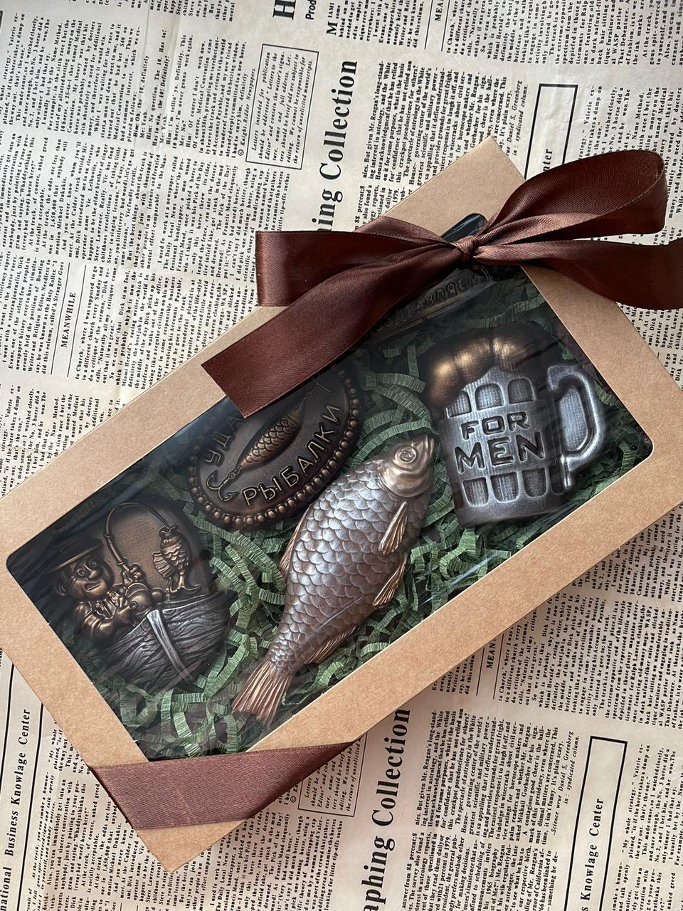 Набор сладостей подарочный "Удачной рыбалки" (шоколад в картонной коробке 26см х 15см)