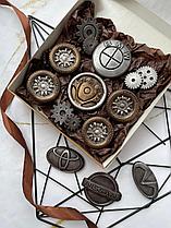 Набор сладостей подарочный "Автомобилист" (шоколад в картонной коробке 20см х 20см)