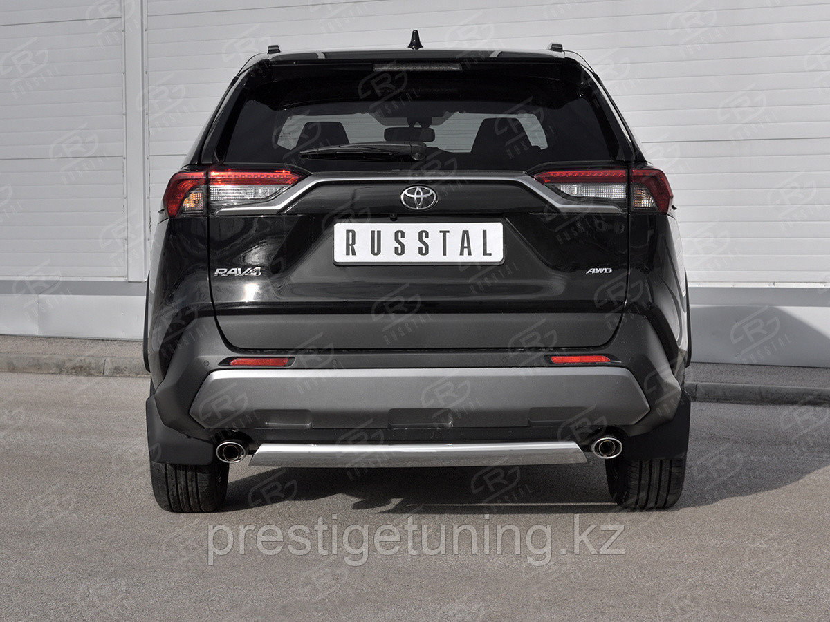 Защита заднего бампера d75х42 дуга Toyota RAV-4 2019-по н.в
