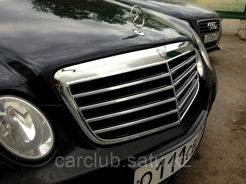 Mercedes-Benz W211 рестайлинг решетка радиатора - фото 1 - id-p106318297