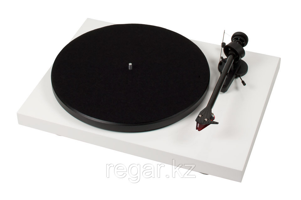 Pro-Ject PRO-JECT Проигрыватель пластинок Debut Carbon EVO High Gloss 2M Red БЕЛЫЙ EAN:9120097825940