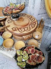 Астаулары өте әдемі, сапасы өте жоғары,астаудың әртүрлі түрлері бұйымдары , ою-өрнектері көп екен, өзіме консультатция беріп бәрін ерінбей түсіндірген сатушыларга шексіз алғысымды білдіремін.