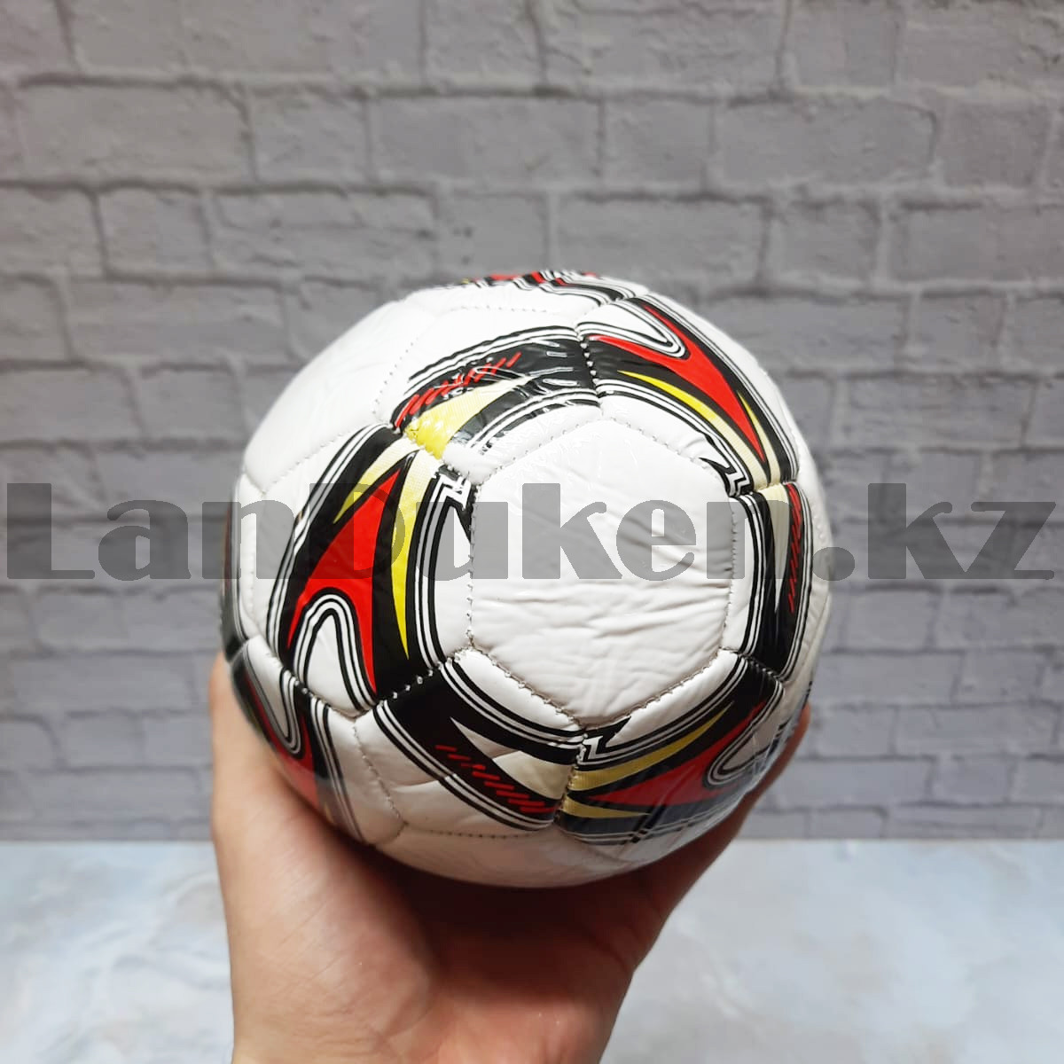 Детский футбольный мяч d 19 см белый - фото 1 - id-p106365052
