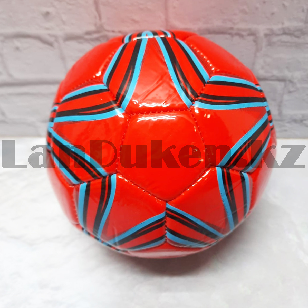 Детский футбольный мяч d 19 см красный - фото 2 - id-p106388757