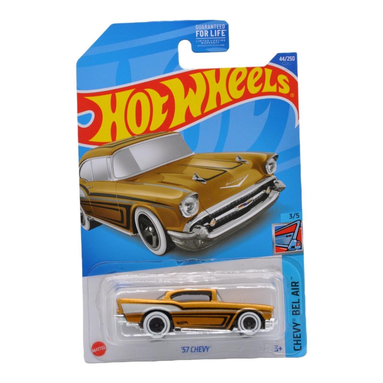 Hot Wheels Модель Chevy Bel Air '57, золотой - фото 1 - id-p106318127