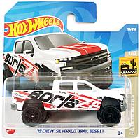 Hot Wheels Модель Пикап Chevy Silverado Trail Boss LT '19, белый