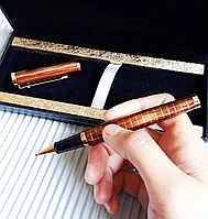 Ручка подарочная в футляре, коричневая.