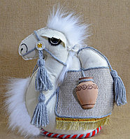 Верблюд большой с кувшинами