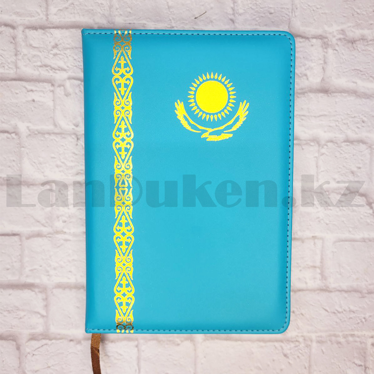 Достың күйеуі мен әйелі арасындағы үйдегі секс Катя Лелдің суреті