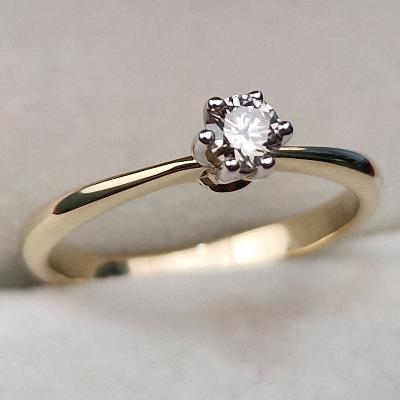 Золотое кольцо с бриллиантом 0,21Сt SI2/J VG-Cut