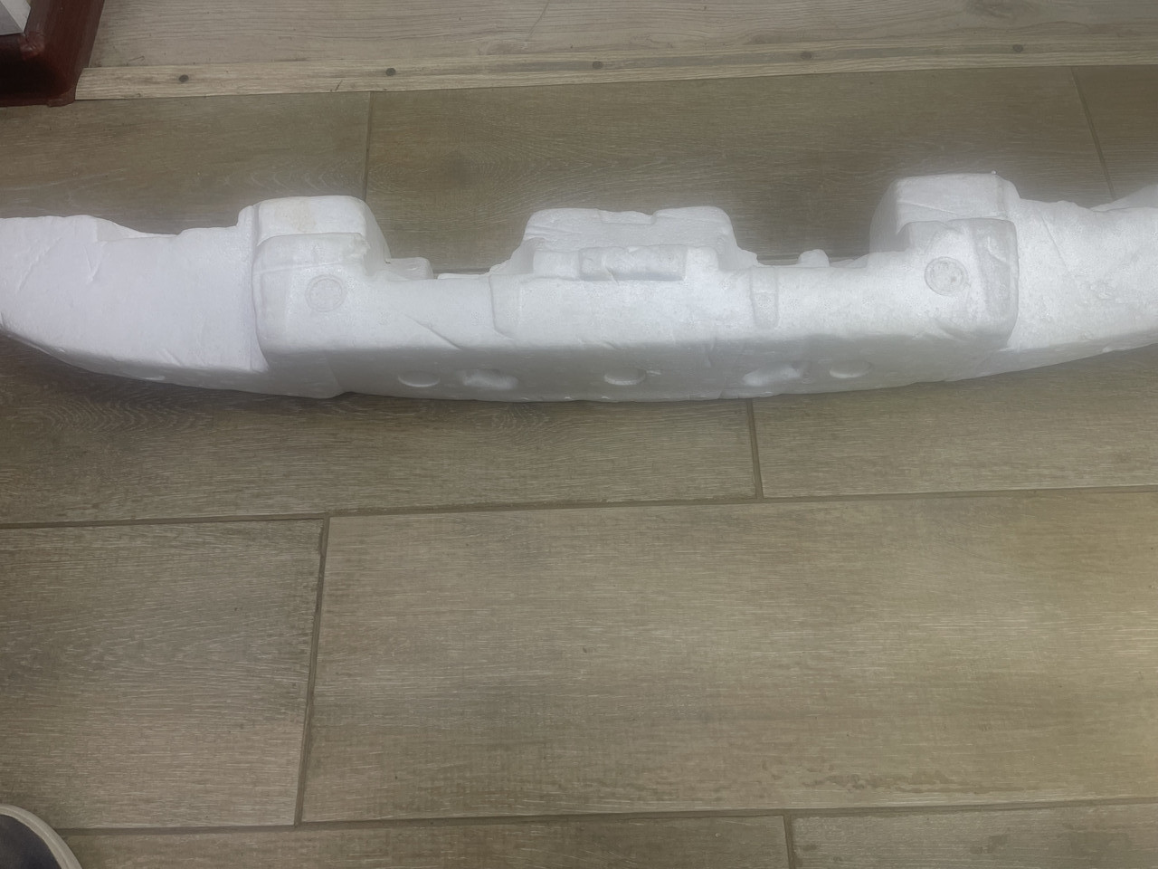 Наполнитель переднего бампера MMC OUTLANDER 2008 CW5W CW6W 6400A667