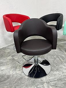 Кресло парикмахерское 017 в ассортименте на Жибек Жолы