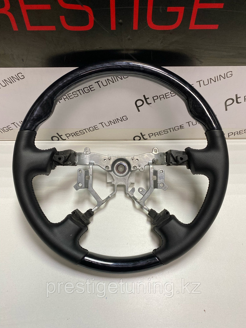 Руль черное дерево с гладкой кожей на Land Cruiserr Prado 120 2003-09