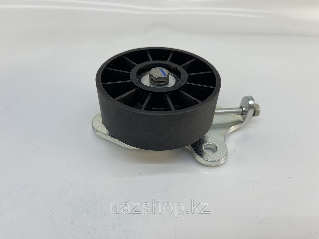 Ролик натяжной с кронштейном для двигателя ЗМЗ 405/406/409