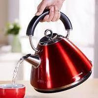 Электрический чайник Morphy Richards (Красный)