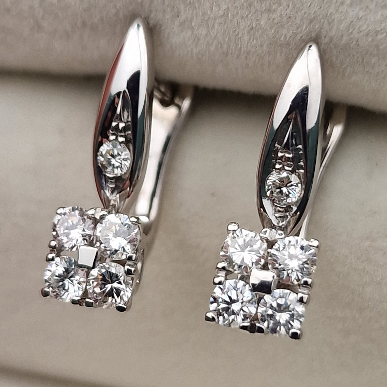 Золотые серьги с бриллиантами 0.69 Ct VS2/H, VG-Cut