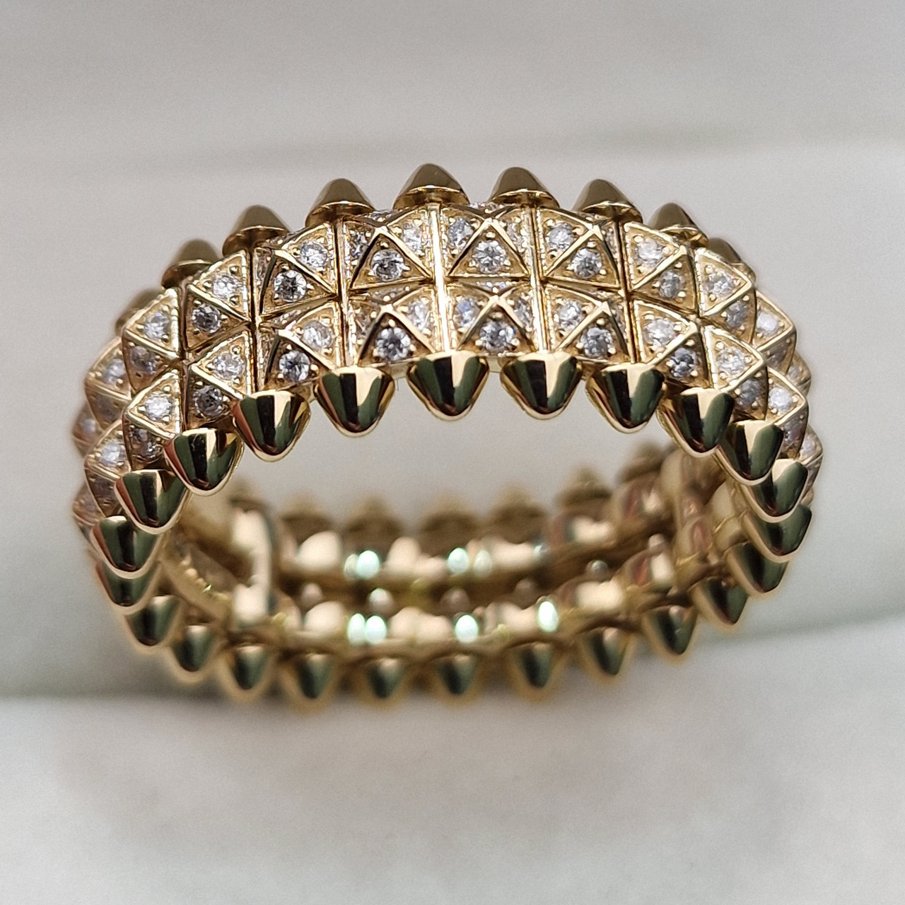 Золотое кольцо с бриллиантом 0,85 Сt VS2/H  VG-Cut
