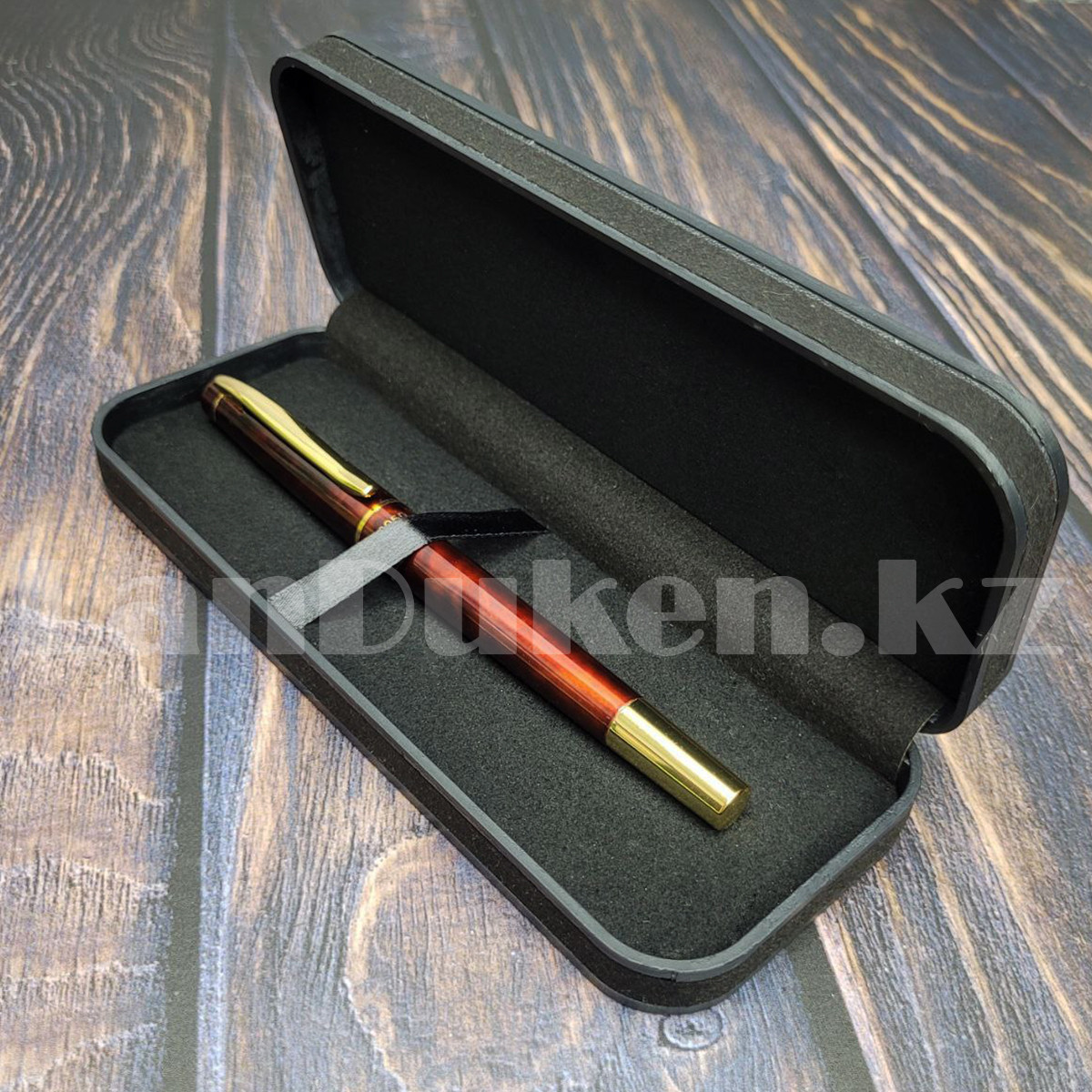Подарочная ручка в футляре