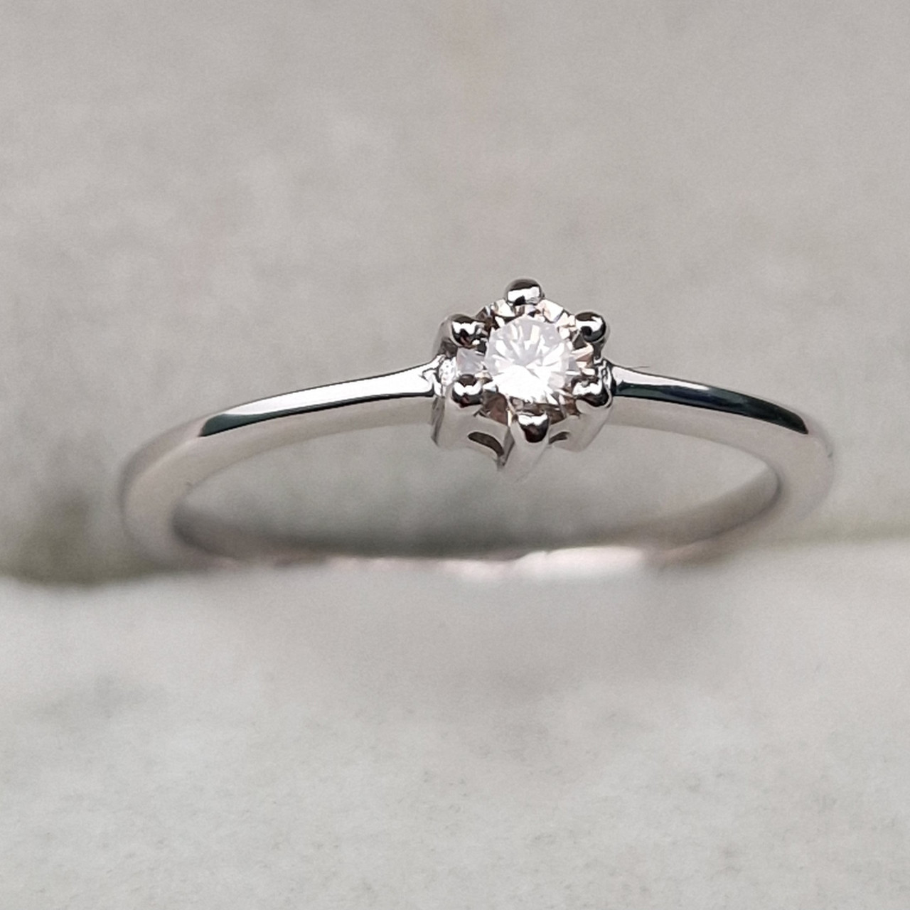 Золотое кольцо с бриллиантами 0.09Ct SI2/H, VG-Cut