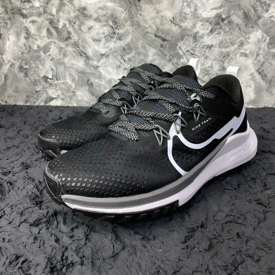 Кроссовки Nike Trail цвет черный/белый размеры 40-45 - фото 1 - id-p106799015