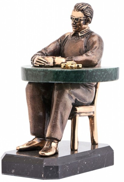 Скульптура из бронзы Звезда покера - фото 1 - id-p106814688