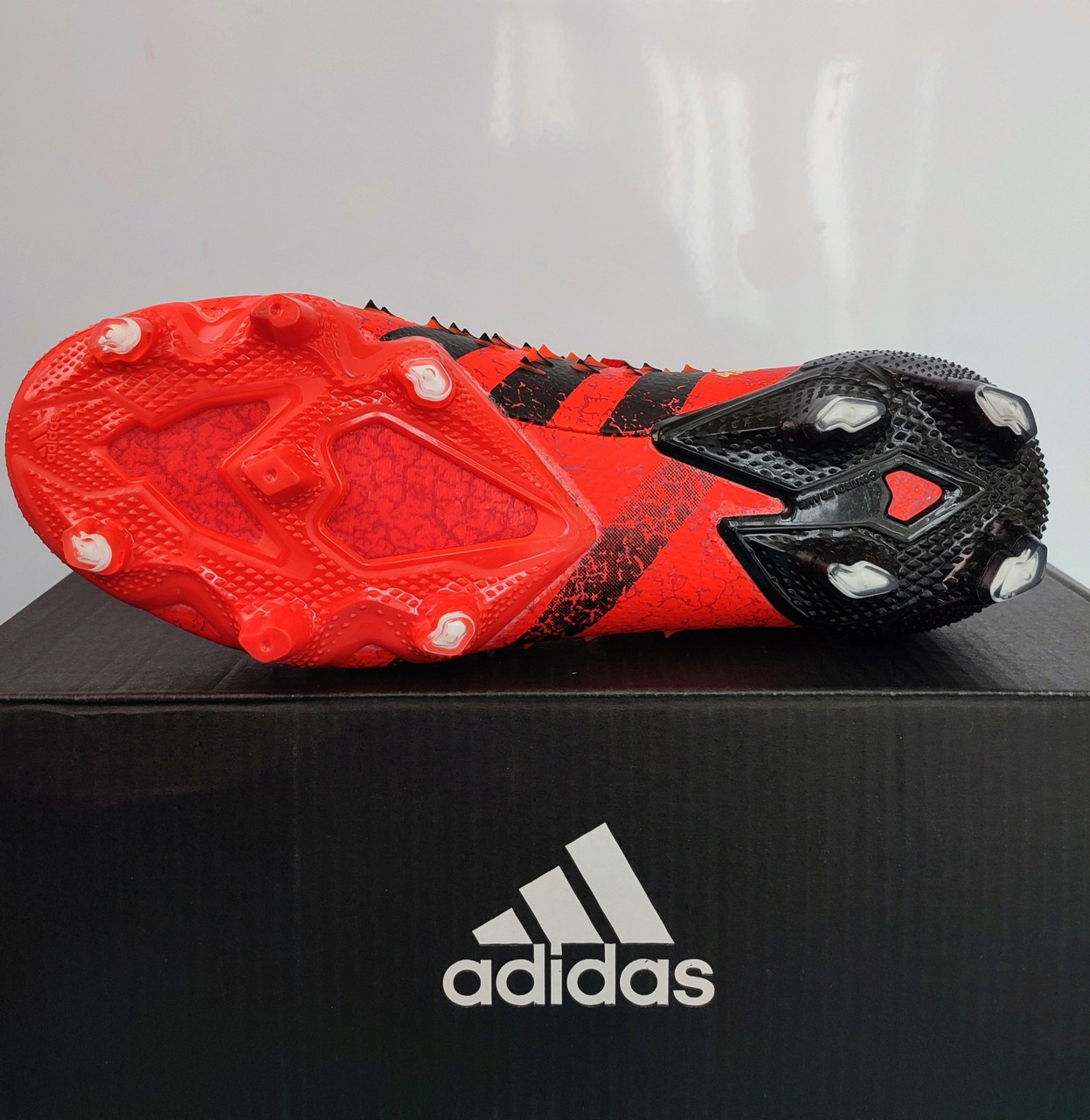 Футбольные бутсы копы Adidas Predator Demonskin 7071 красные размеры 35-39 - фото 3 - id-p106814653