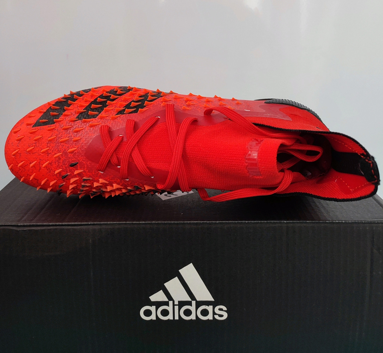 Футбольные бутсы копы Adidas Predator Demonskin 7071 красные размеры 35-39 - фото 5 - id-p106814653