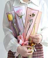 Конусный пакет, уп.50 штук/ для одного цветка, с золотистой рамкой