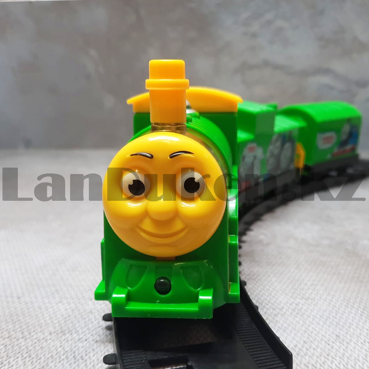 Железная дорога c подсветкой и звуком поезда Tomas Train 8014A 36*33*6 см пластик - фото 3 - id-p106878606